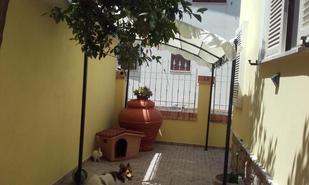 B&B A Casa Di Antonella Скаури Екстериор снимка