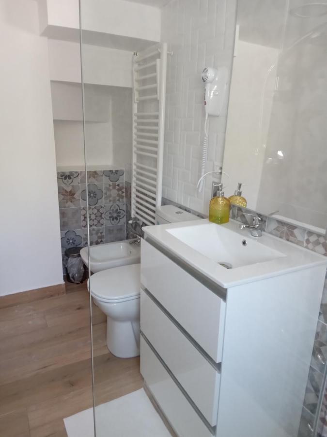 B&B A Casa Di Antonella Скаури Екстериор снимка