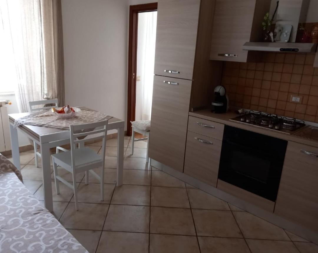 B&B A Casa Di Antonella Скаури Екстериор снимка