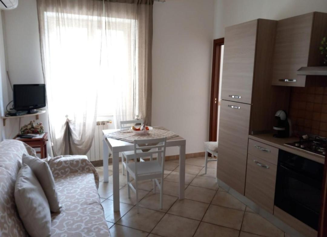 B&B A Casa Di Antonella Скаури Екстериор снимка