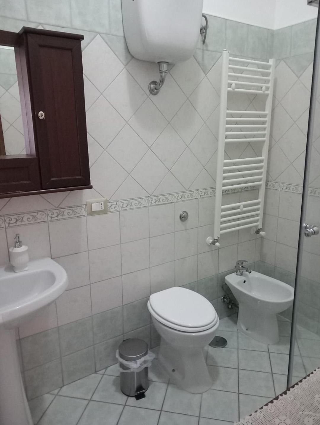 B&B A Casa Di Antonella Скаури Екстериор снимка