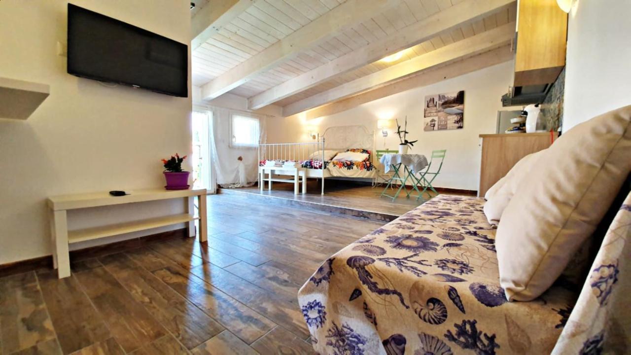 B&B A Casa Di Antonella Скаури Екстериор снимка