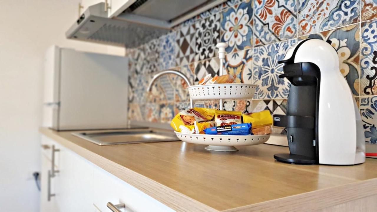 B&B A Casa Di Antonella Скаури Екстериор снимка